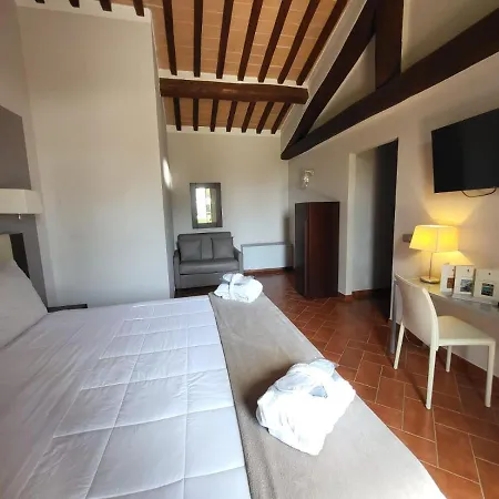 Hotel & 4*