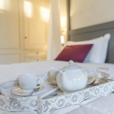 Hotel &