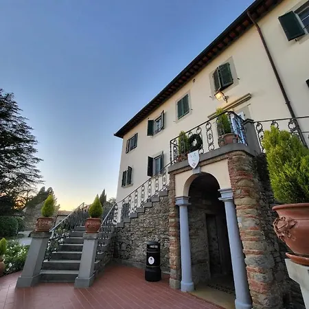 & 4* Cortona