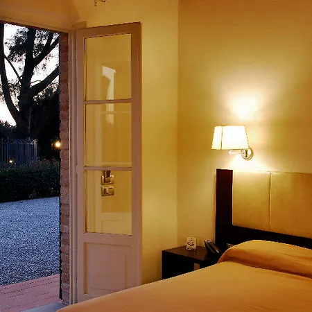 & 4* Cortona